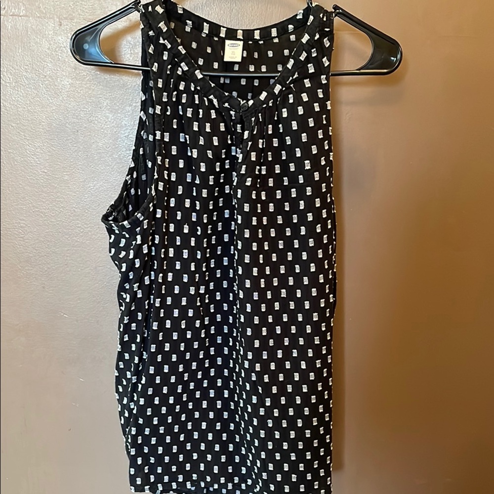 Black and White Sleeveless Top